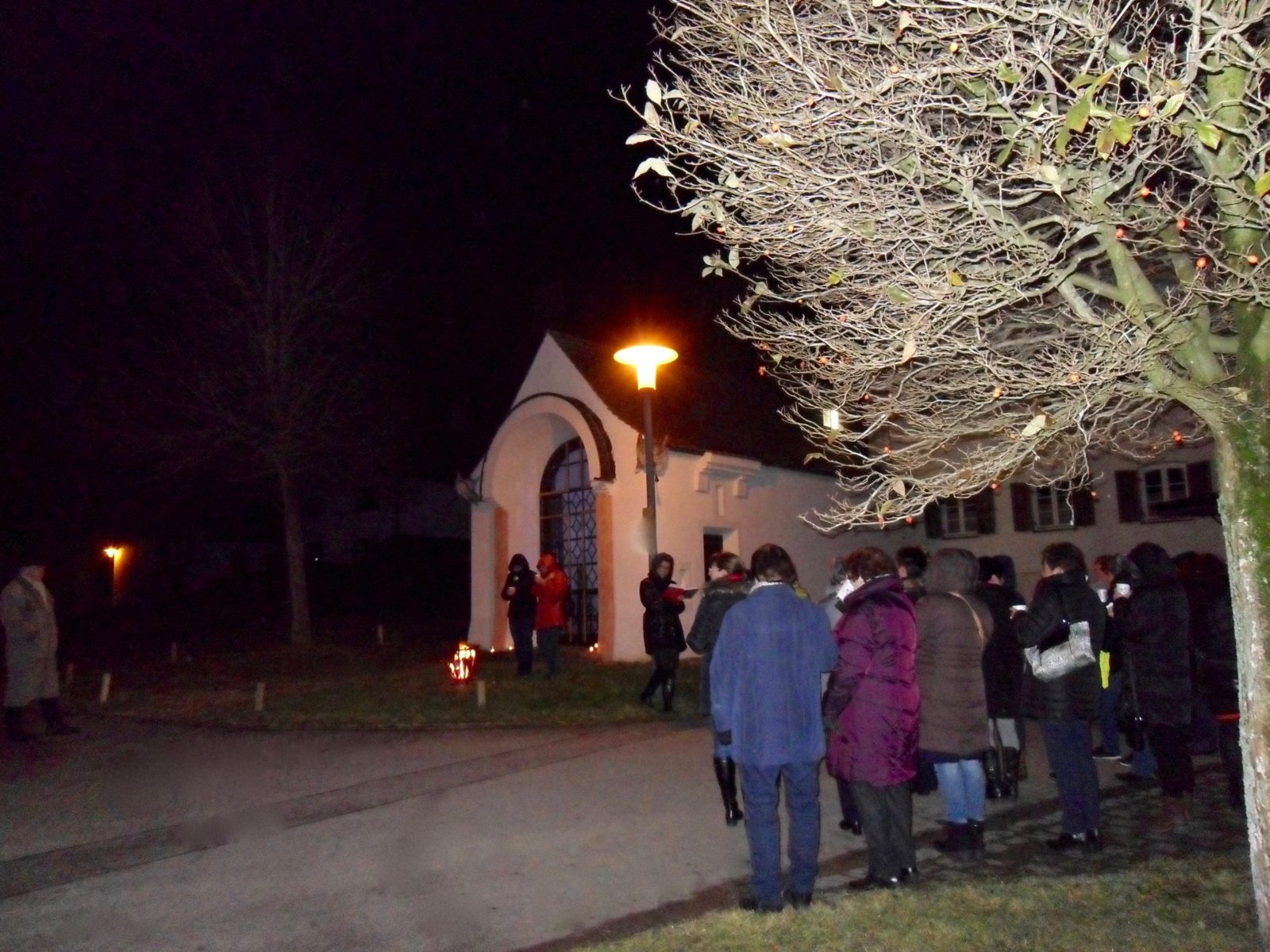 Adventsfeier vom Frauenbund Biburg bei der Erlöserkapelle