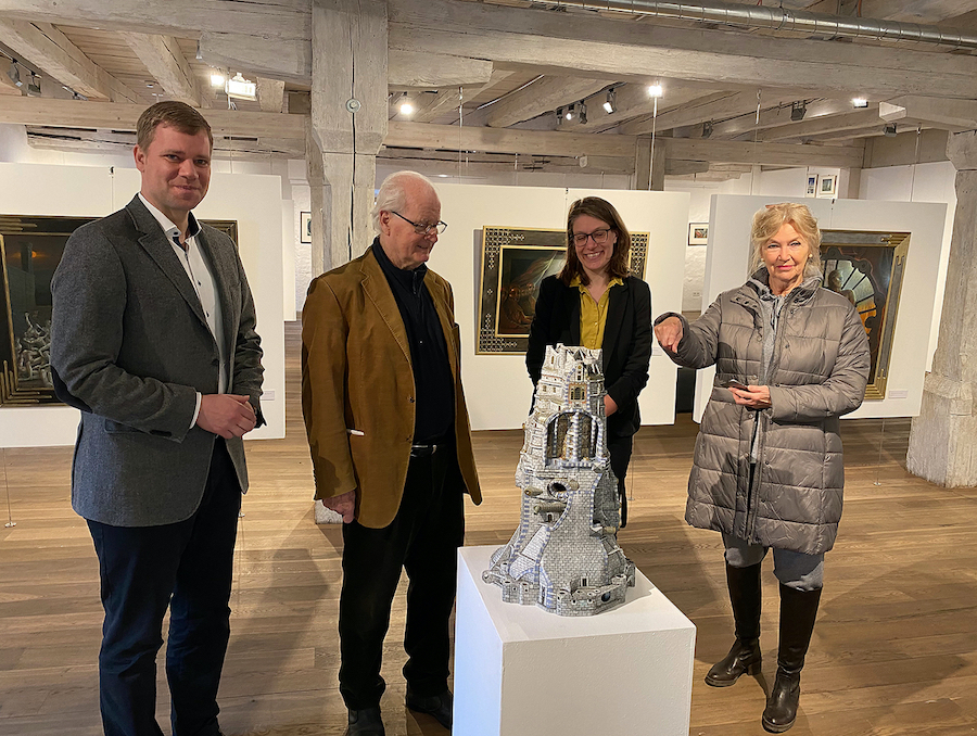 v.l. Dr. Olaf Heinrich (Bezirkstagspräsident, Angerer der Ältere (Künstler), Veronika Leikauf (Museumsleiterin), Margit Angerer 