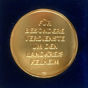 Goldmedaille für kulturelle Verdienst um den Landkreis Kelheim