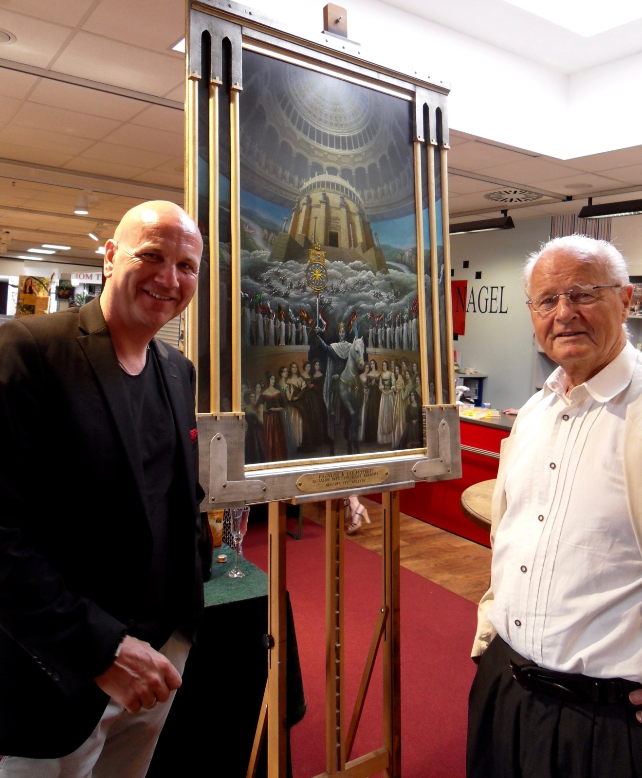 Dr. Uwe Brand und Angerer der Ältere vor dem Gemälde "Phantastik der Freiheit" (gemalt zum 150-jährigen Jubiläum der Befreiungshalle) kurz vor der Autorenlesung.